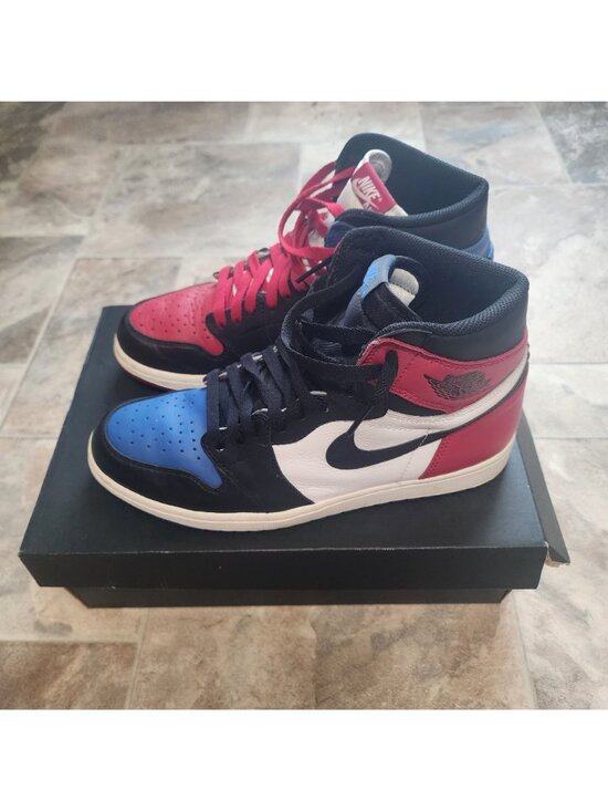 Air Jordan 1 Retro High OG Top 3 main image 4